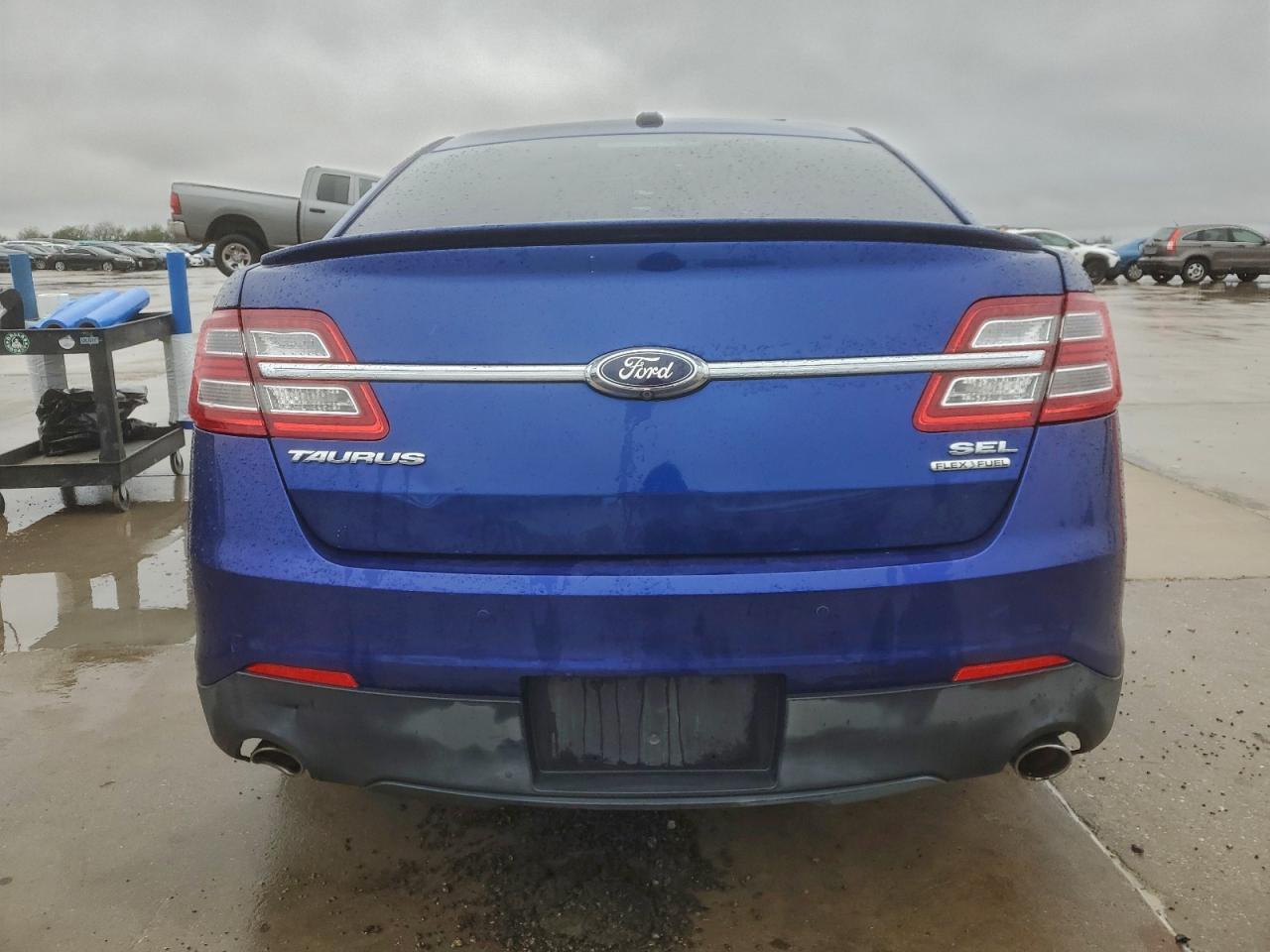 2014 Ford Taurus Sel - Image 6