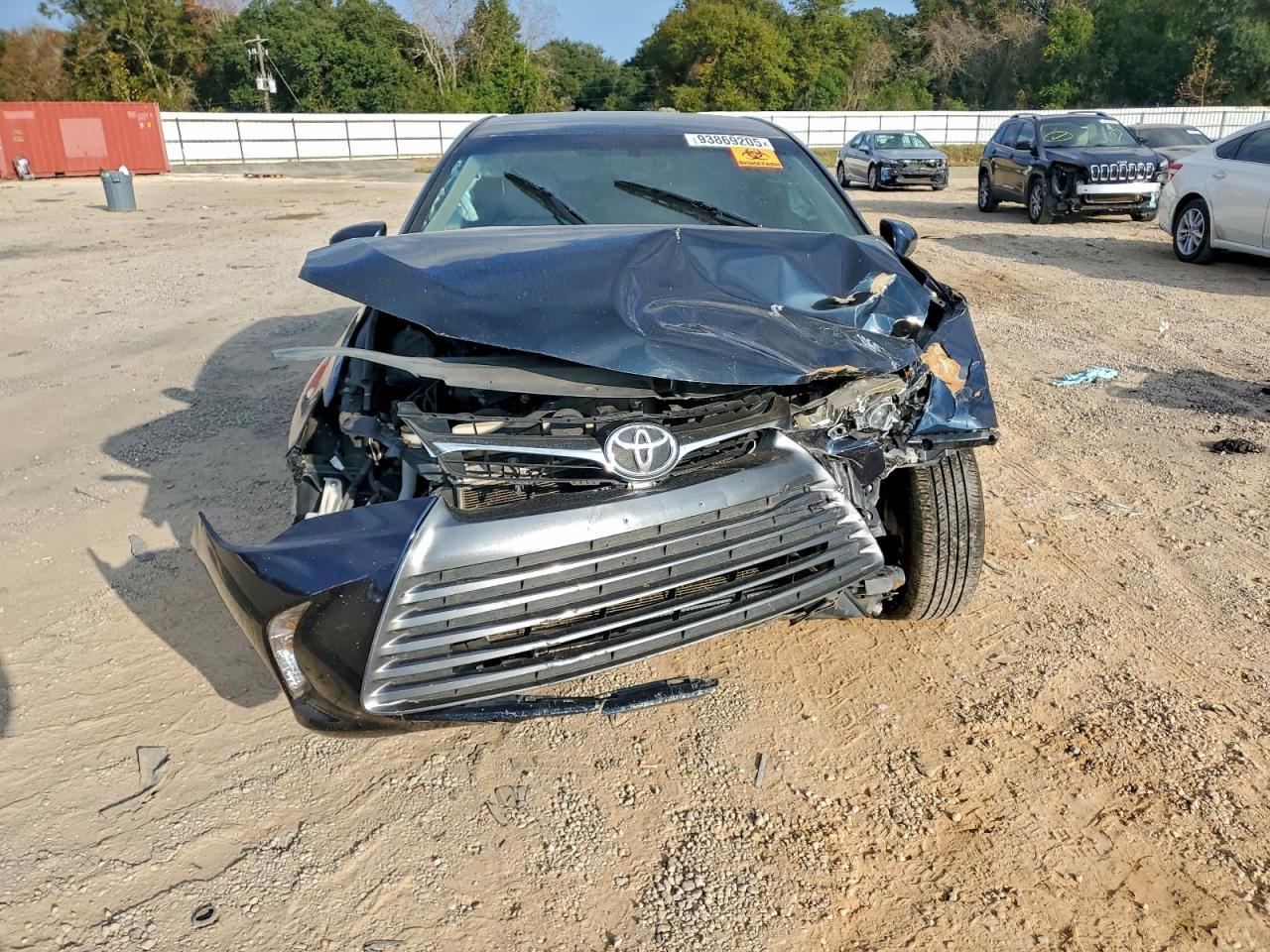 2015 Toyota Camry Le - Image 5
