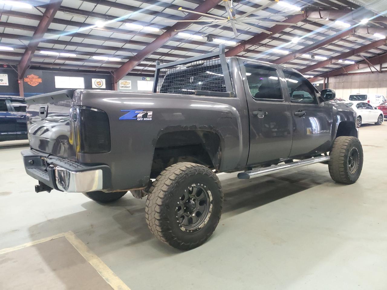 2010 Chevrolet Silverado K1500 Lt - Image 3