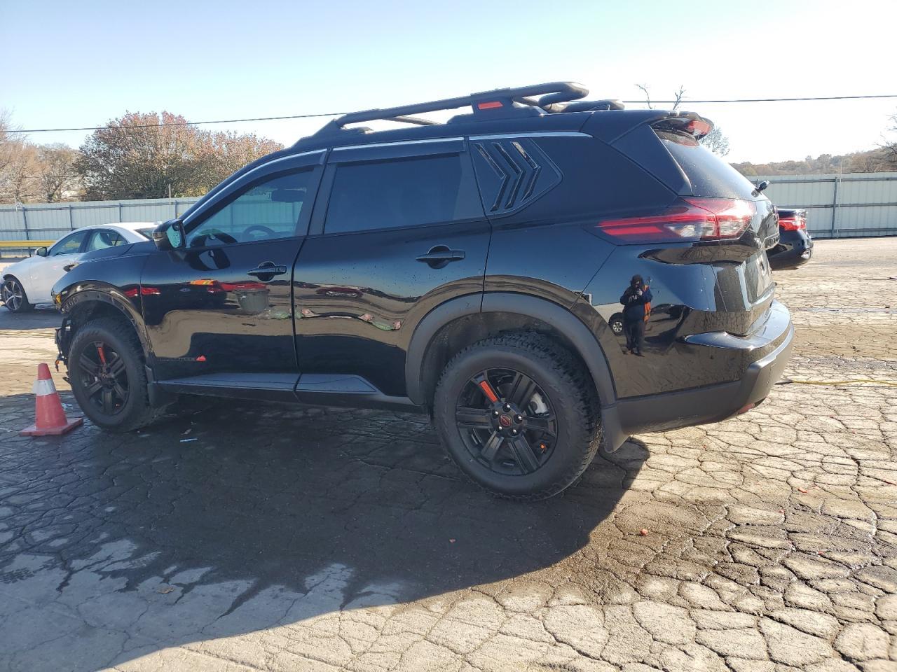 2025 Nissan Rogue Rock Creek - Фото 2