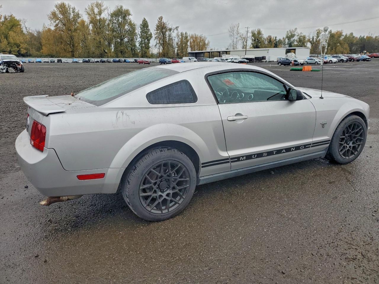2009 Ford Mustang - Image 3