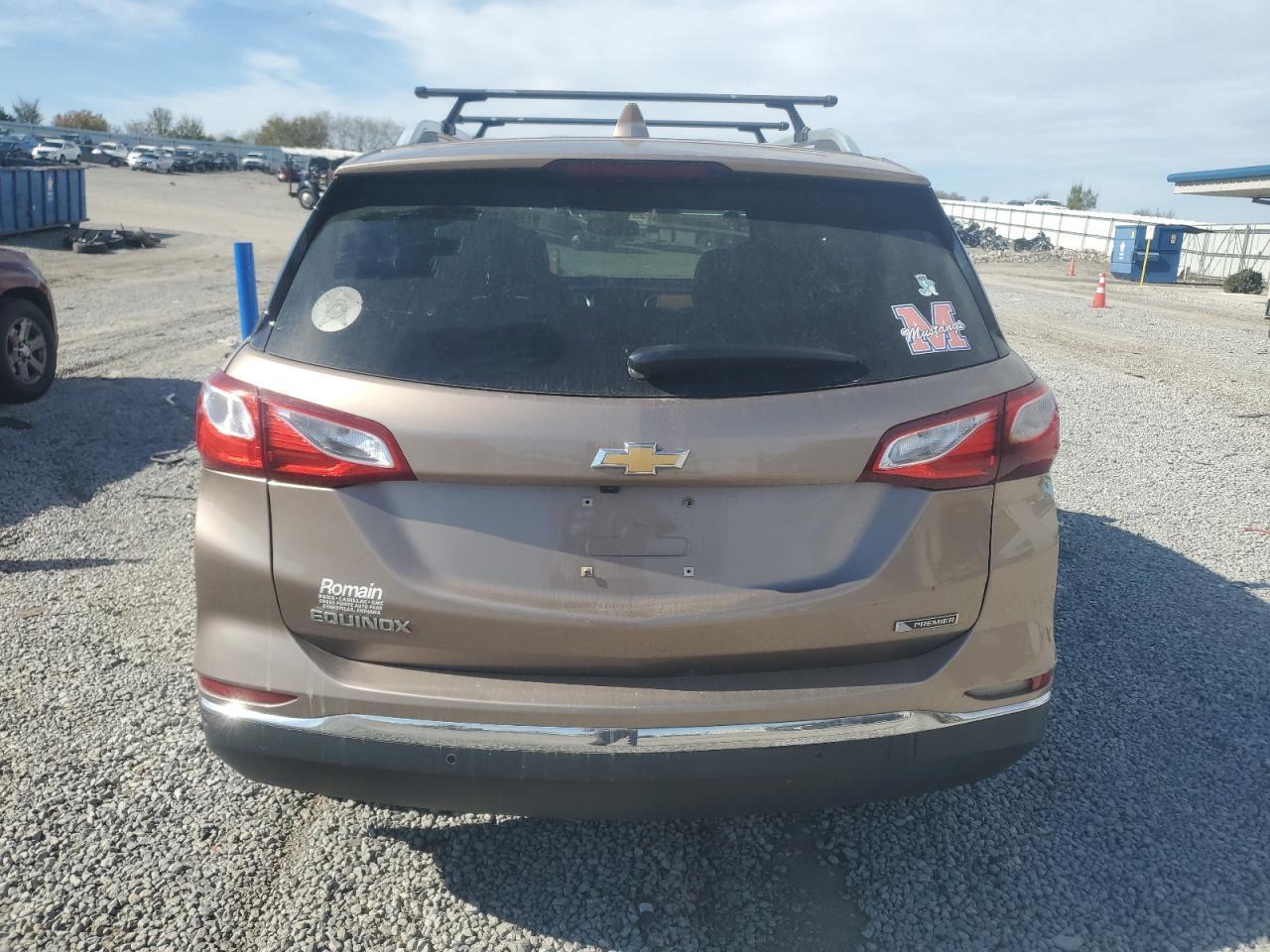 2018 Chevrolet Equinox Premier - Image 6