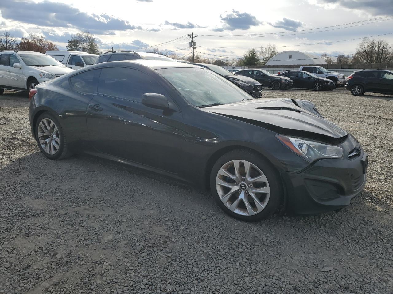 2013 Hyundai Genesis Coupe 2.0T Premium - Image 4