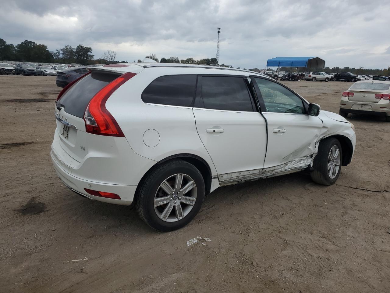 2016 Volvo Xc60 T6 Platinum - Image 3