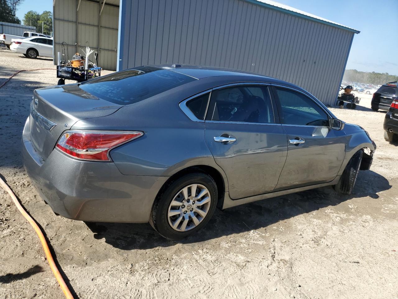 2015 Nissan Altima 2.5 - Image 3