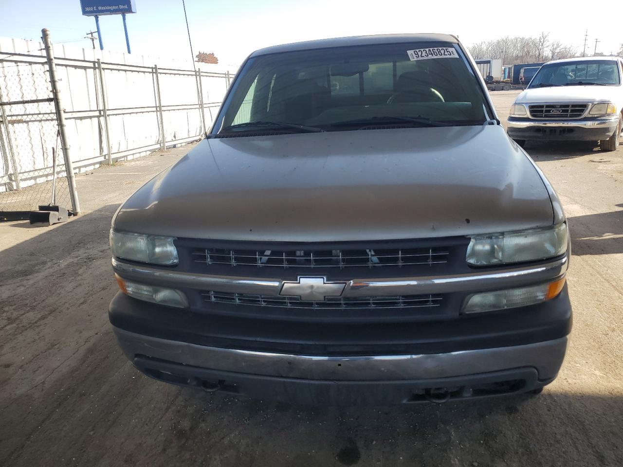 2000 Chevrolet Silverado K2500 - Image 5