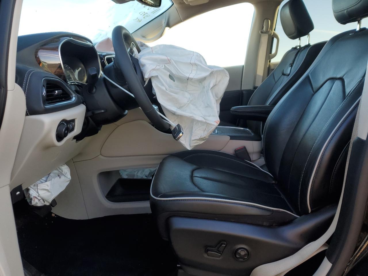 2023 Chrysler Pacifica Limited - Image 7