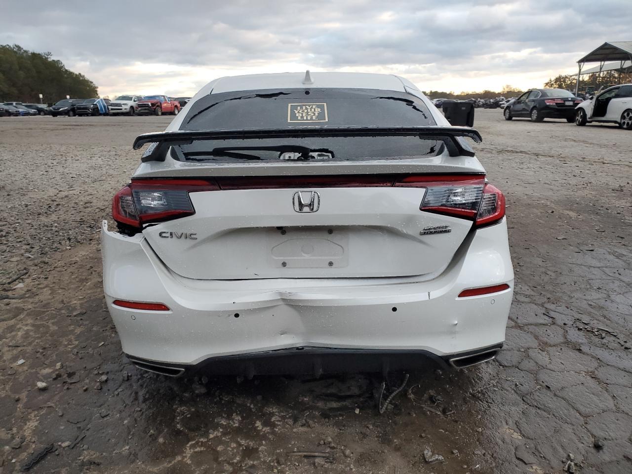 2024 Honda Civic Sport Touring - Image 6