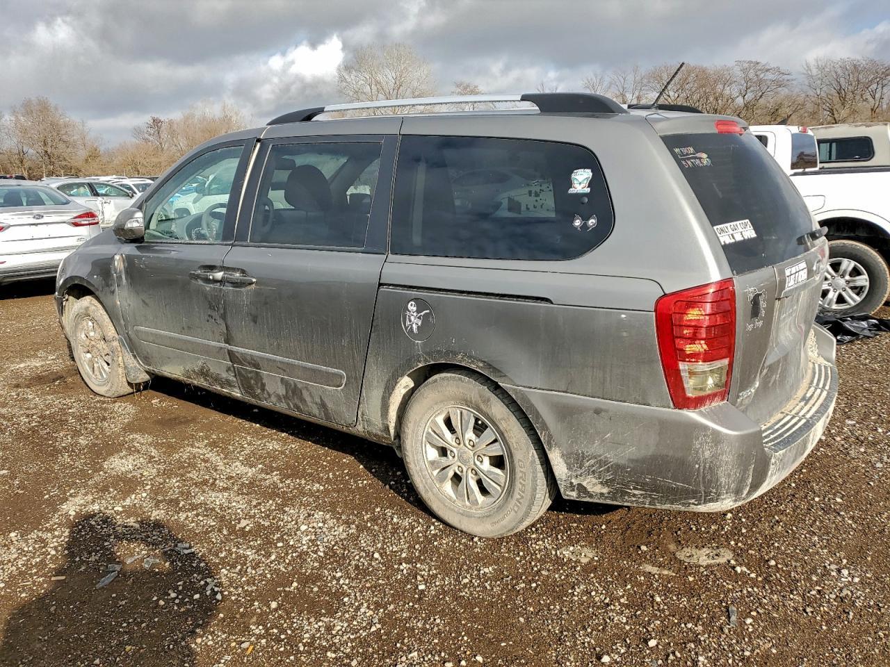 2012 Kia Sedona Lx - Image 2