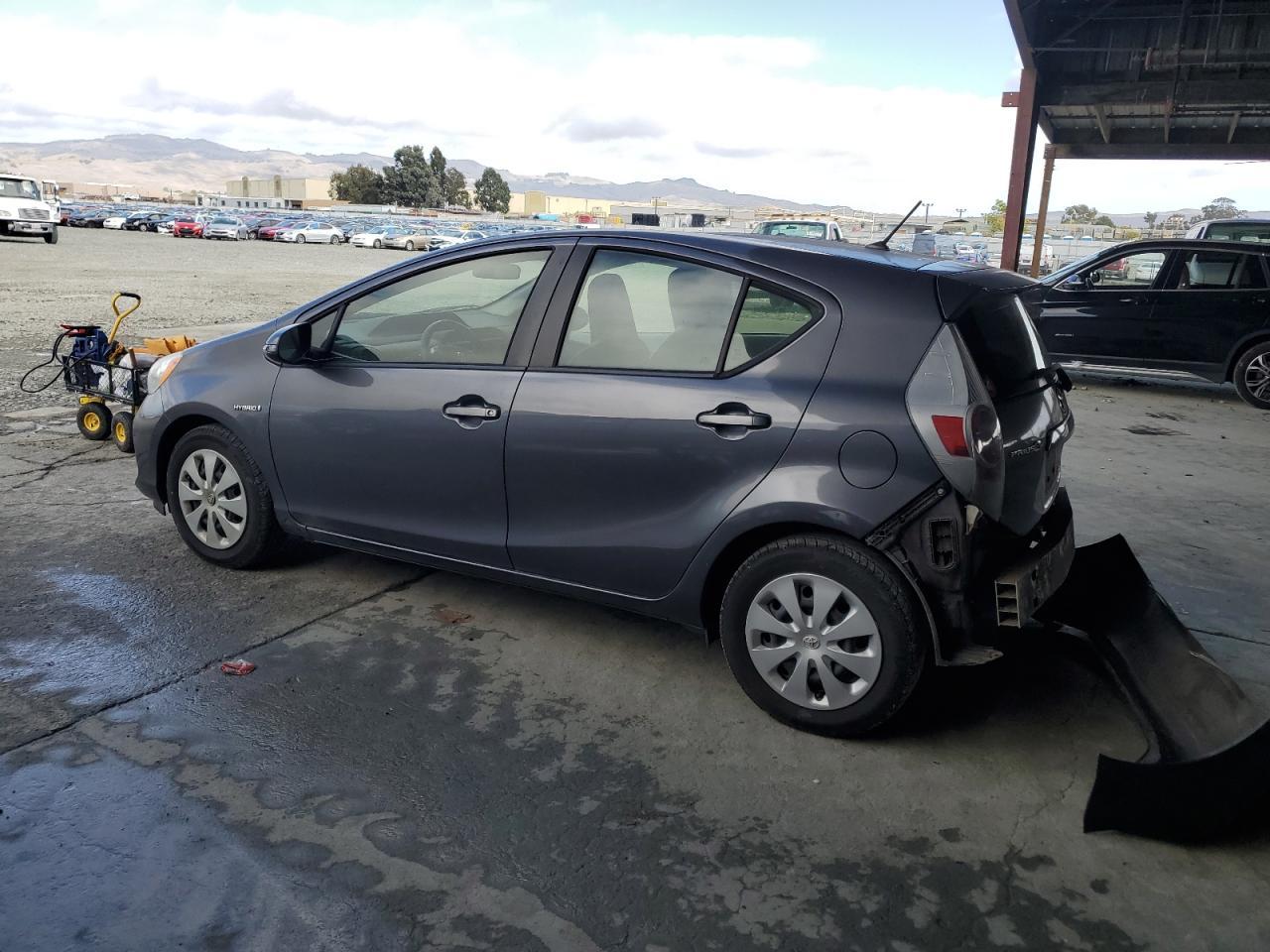 2014 Toyota Prius C - Image 2