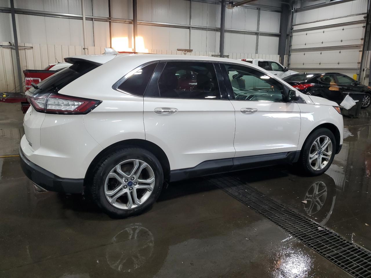 2016 Ford Edge Titanium - Фото 3