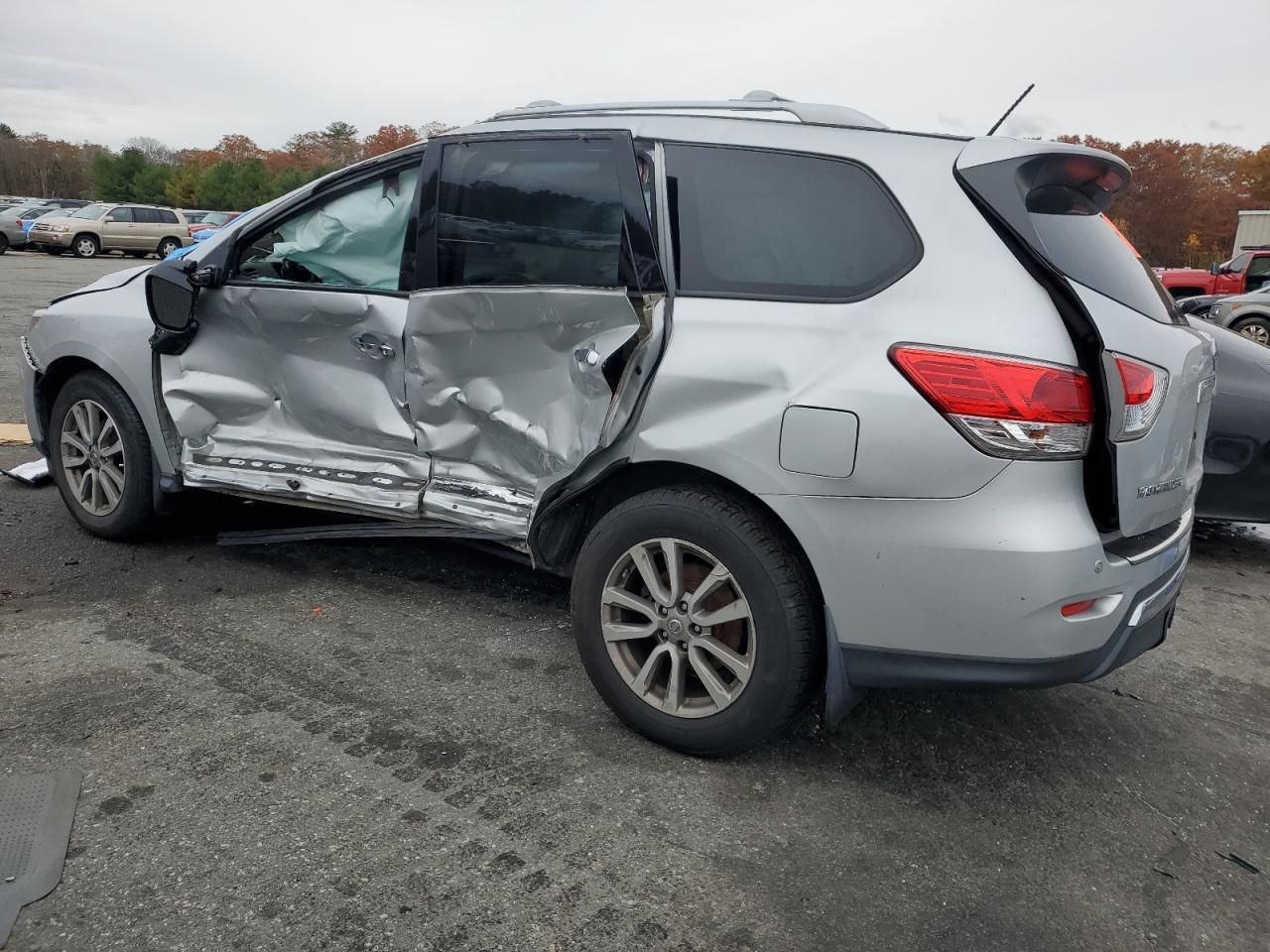 2016 Nissan Pathfinder S - Фото 2