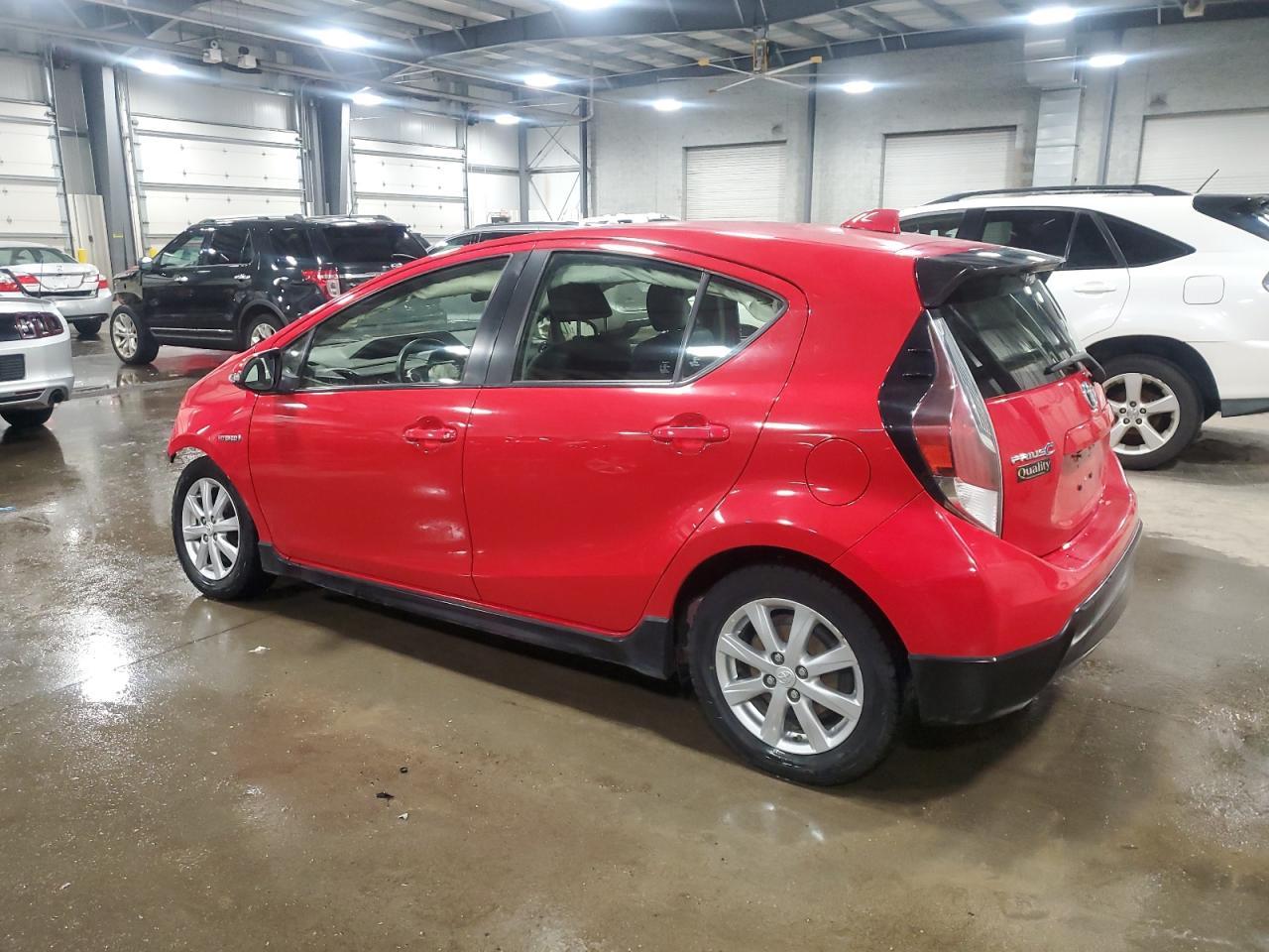 2017 Toyota Prius C - Фото 2