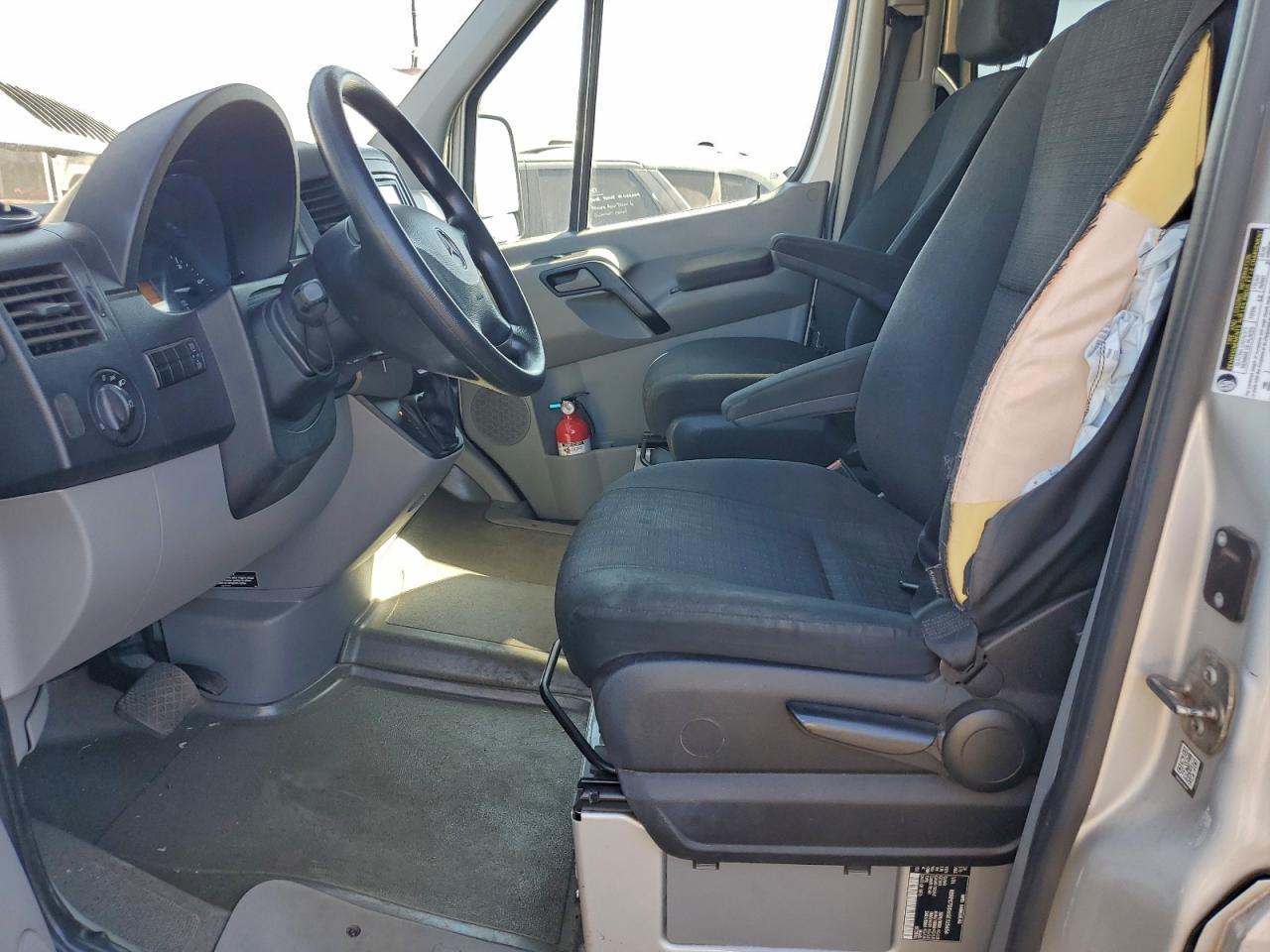 2016 Mercedes-Benz Sprinter 2500 - Image 7