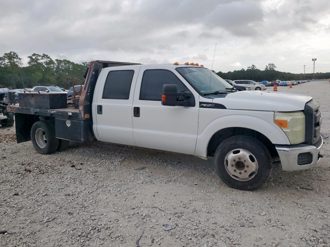 2011 Ford F350 Flatbed Truck - Фото 4