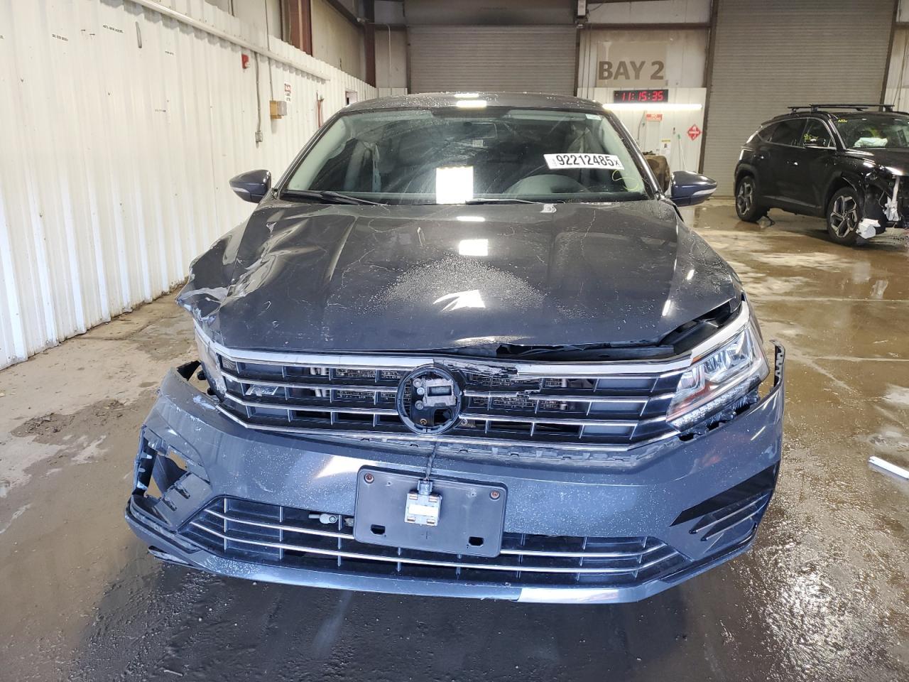 2017 Volkswagen Passat R-Line - Image 5