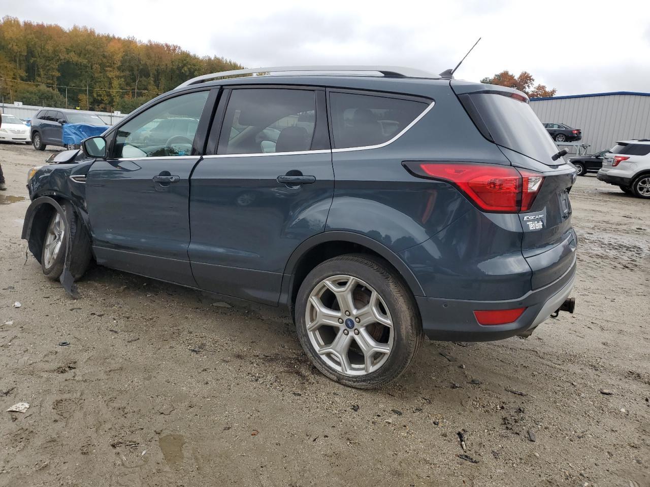 2019 Ford Escape Titanium - Фото 2