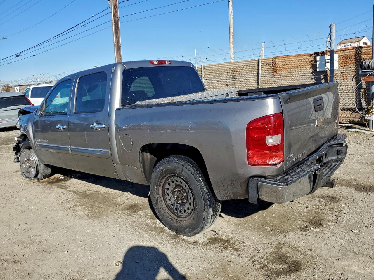 2009 Chevrolet Silverado C1500 Lt - Image 2