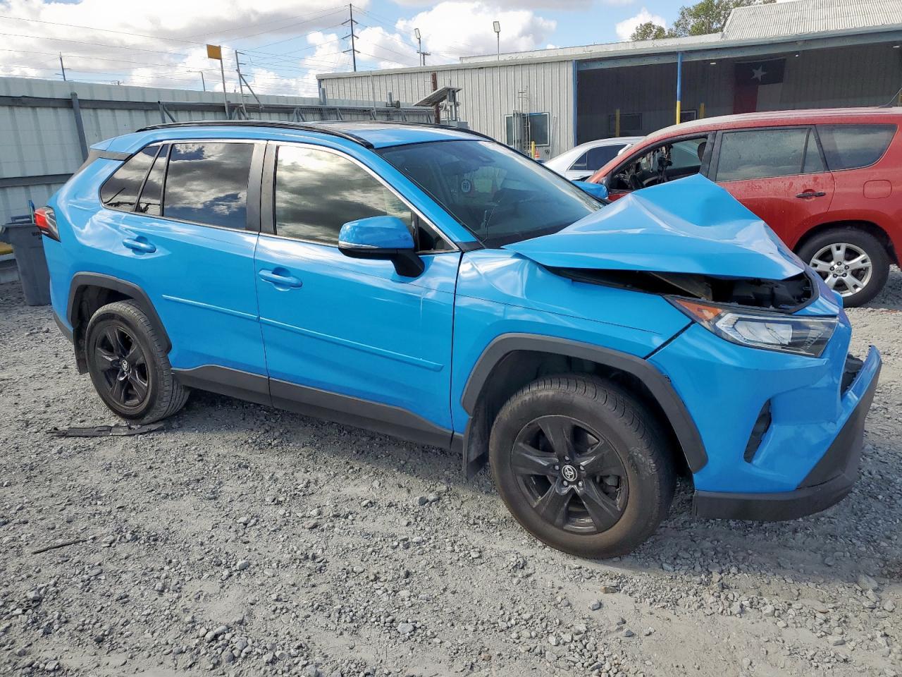 2020 Toyota Rav4 Xle - Image 4