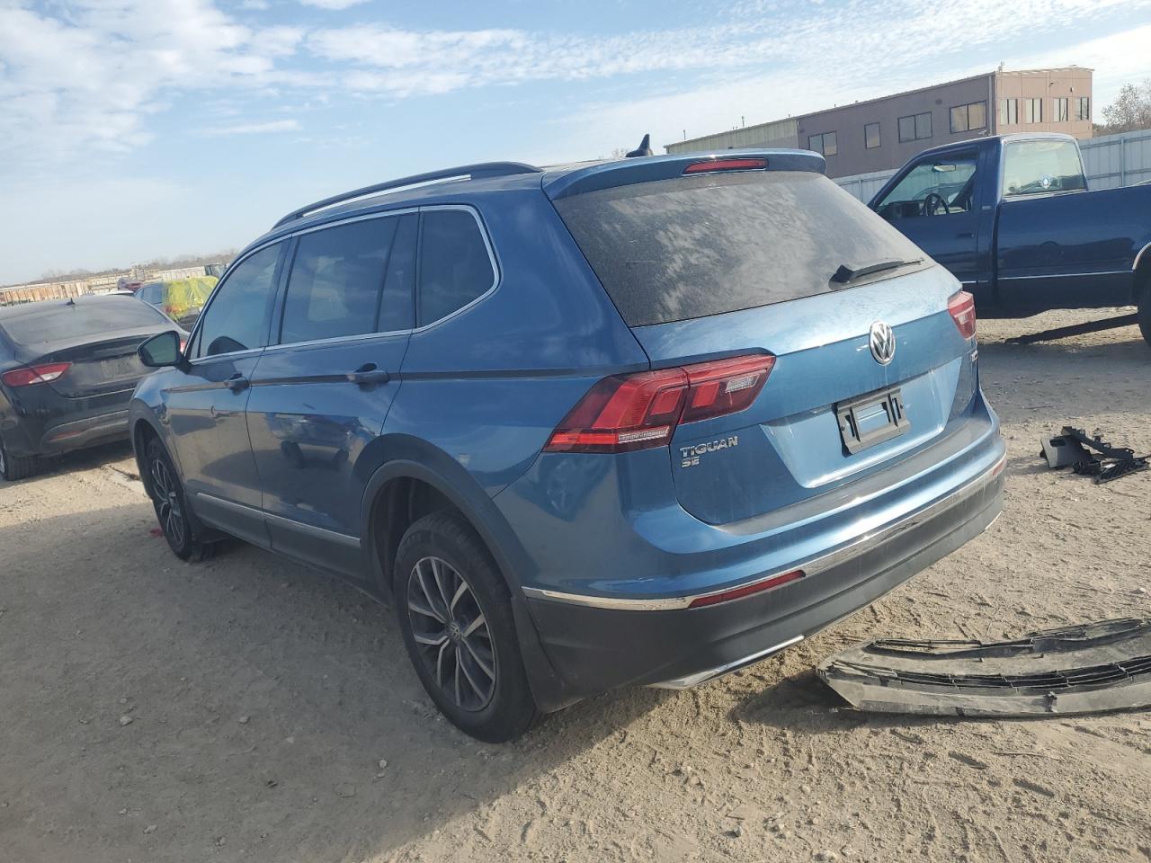 2020 Volkswagen Tiguan Se - Фото 2