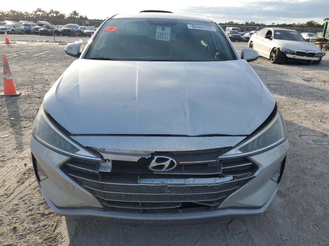 2019 Hyundai Elantra Se - Фото 5