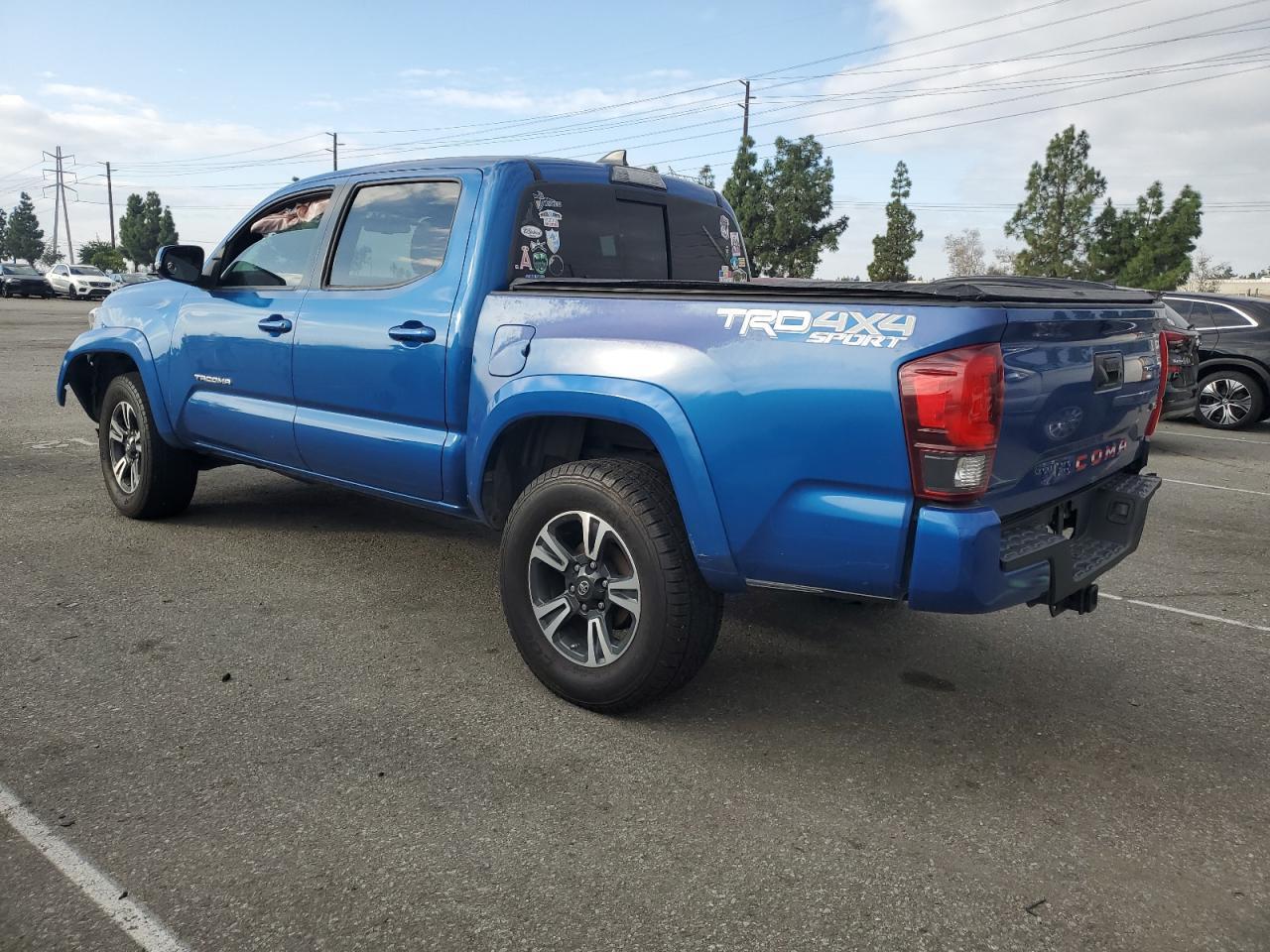 2017 Toyota Tacoma Double Cab - Фото 2