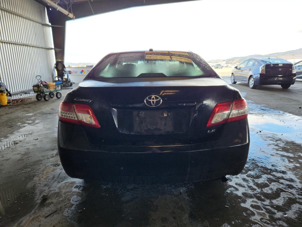2011 Toyota Camry Base - Фото 6