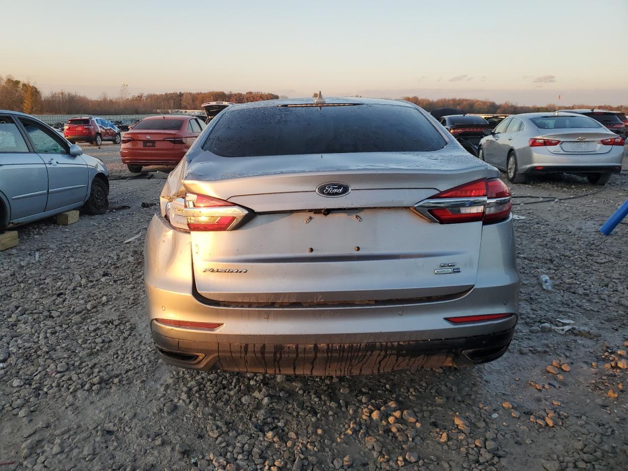 2020 Ford Fusion Se - Image 6