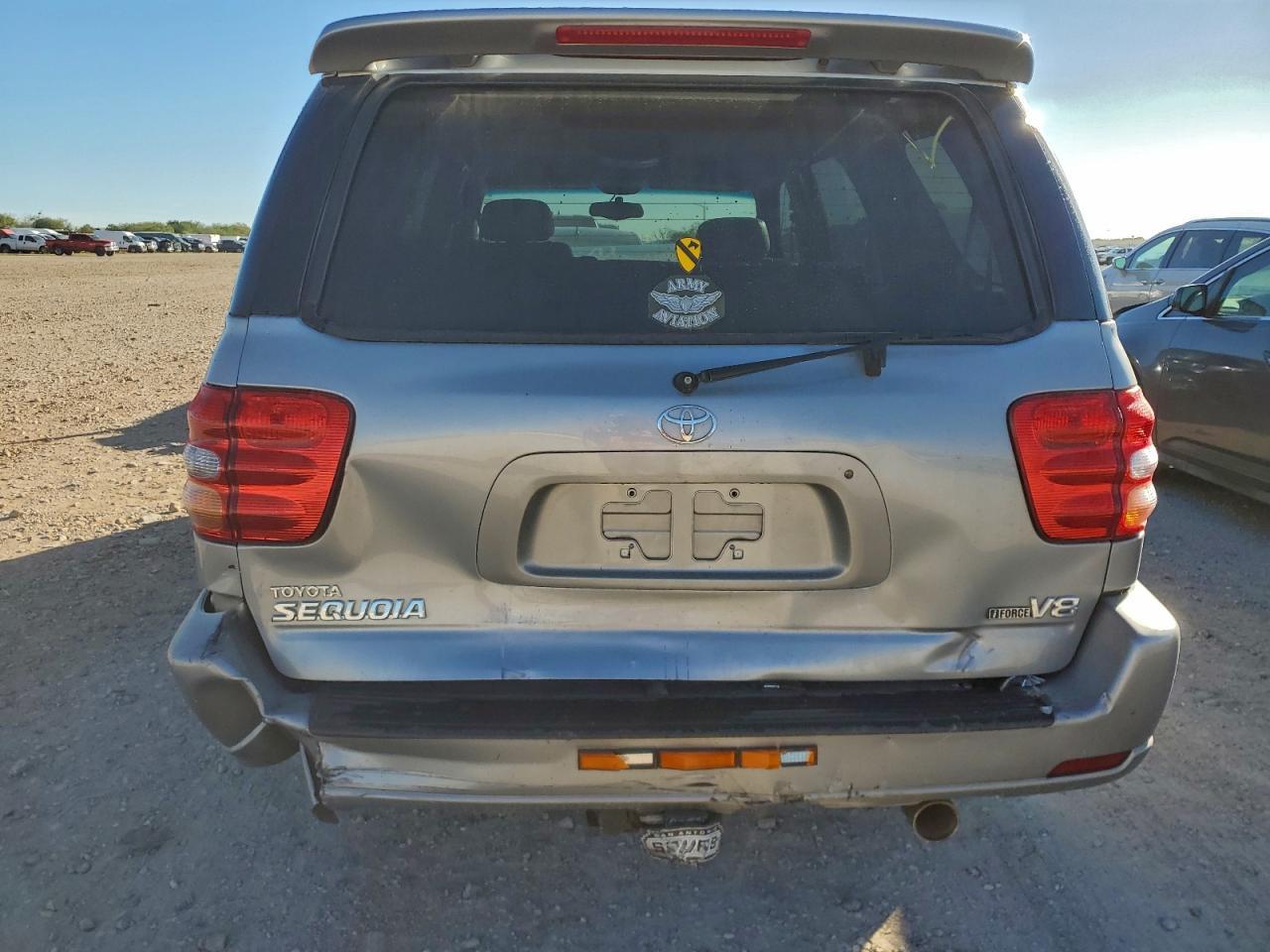 2004 Toyota Sequoia Limited - Image 6