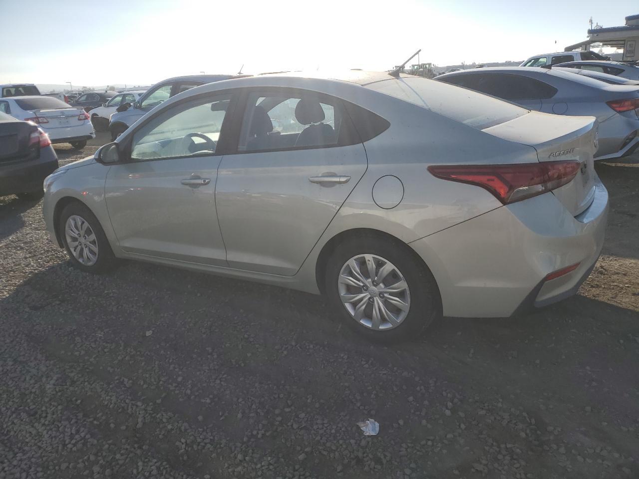 2018 Hyundai Accent Se - Фото 2