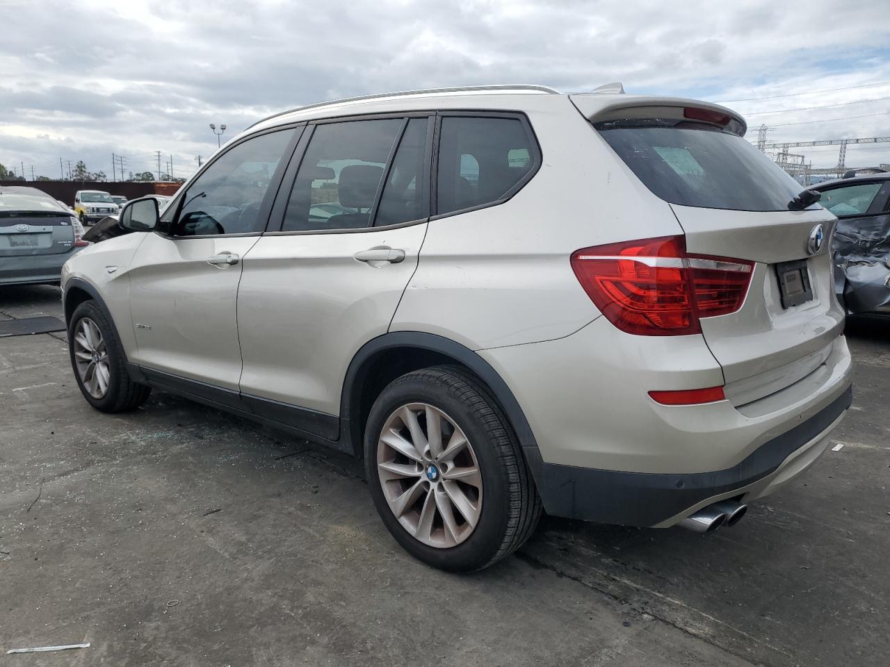 2017 BMW X3 Sdrive28I - Фото 2