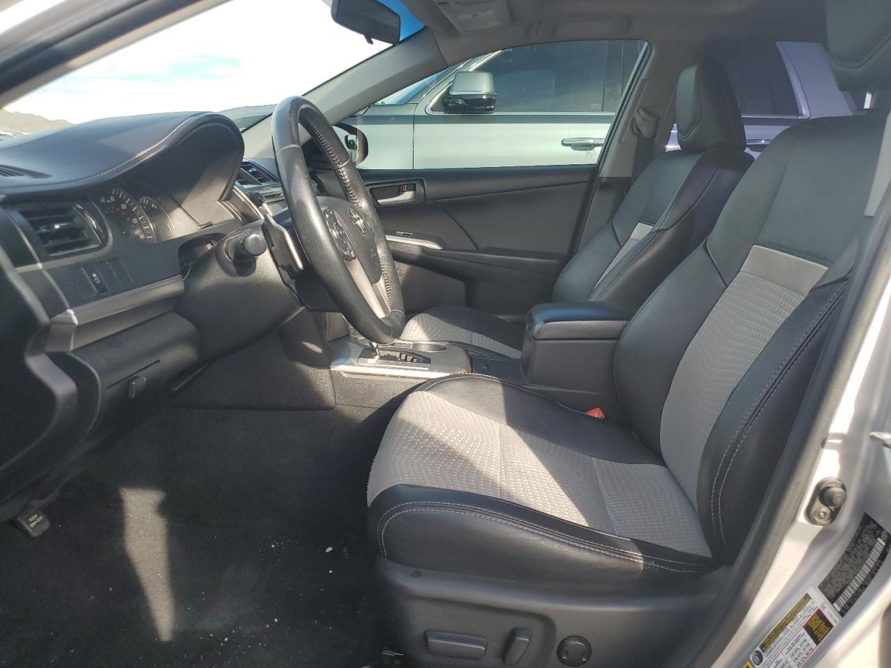 2014 Toyota Camry L - Фото 7