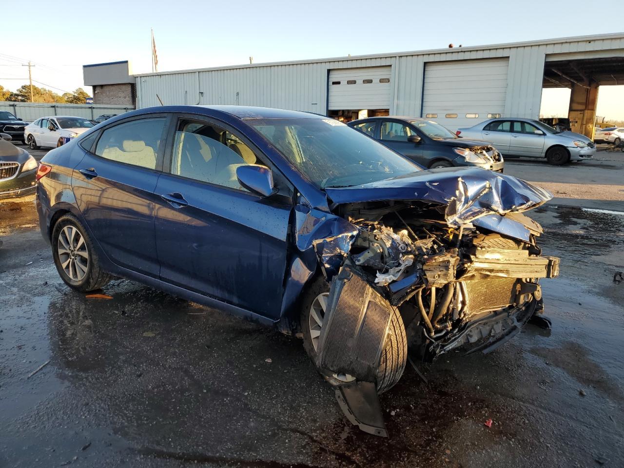 2017 Hyundai Accent Se - Фото 4