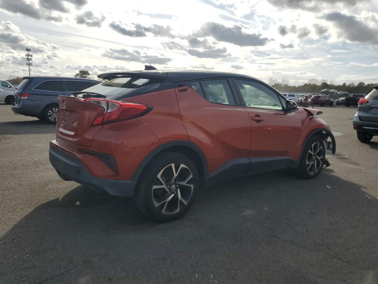 2020 Toyota C-Hr Xle - Фото 3