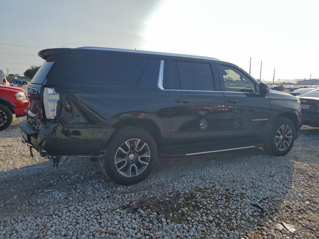 2023 Chevrolet Suburban C1500 Lt - Image 3