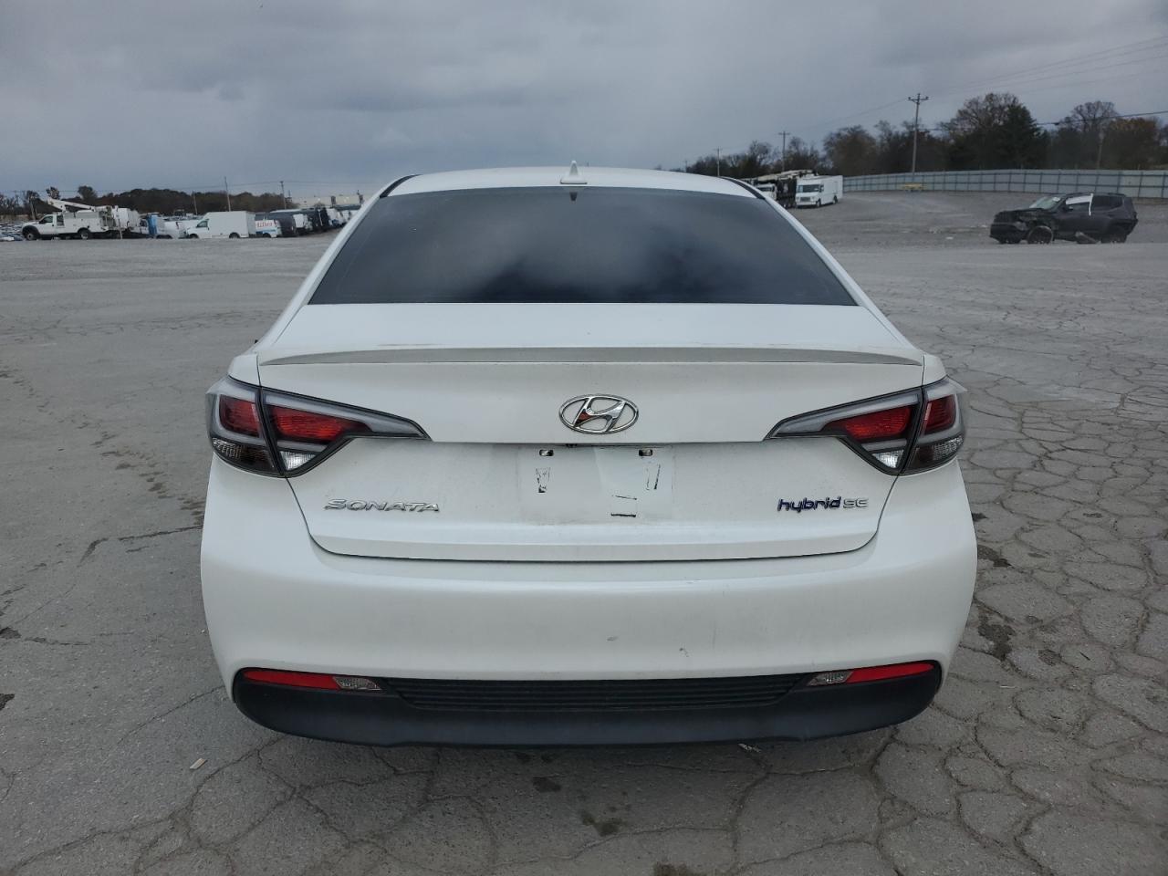 2016 Hyundai Sonata Hybrid - Image 6