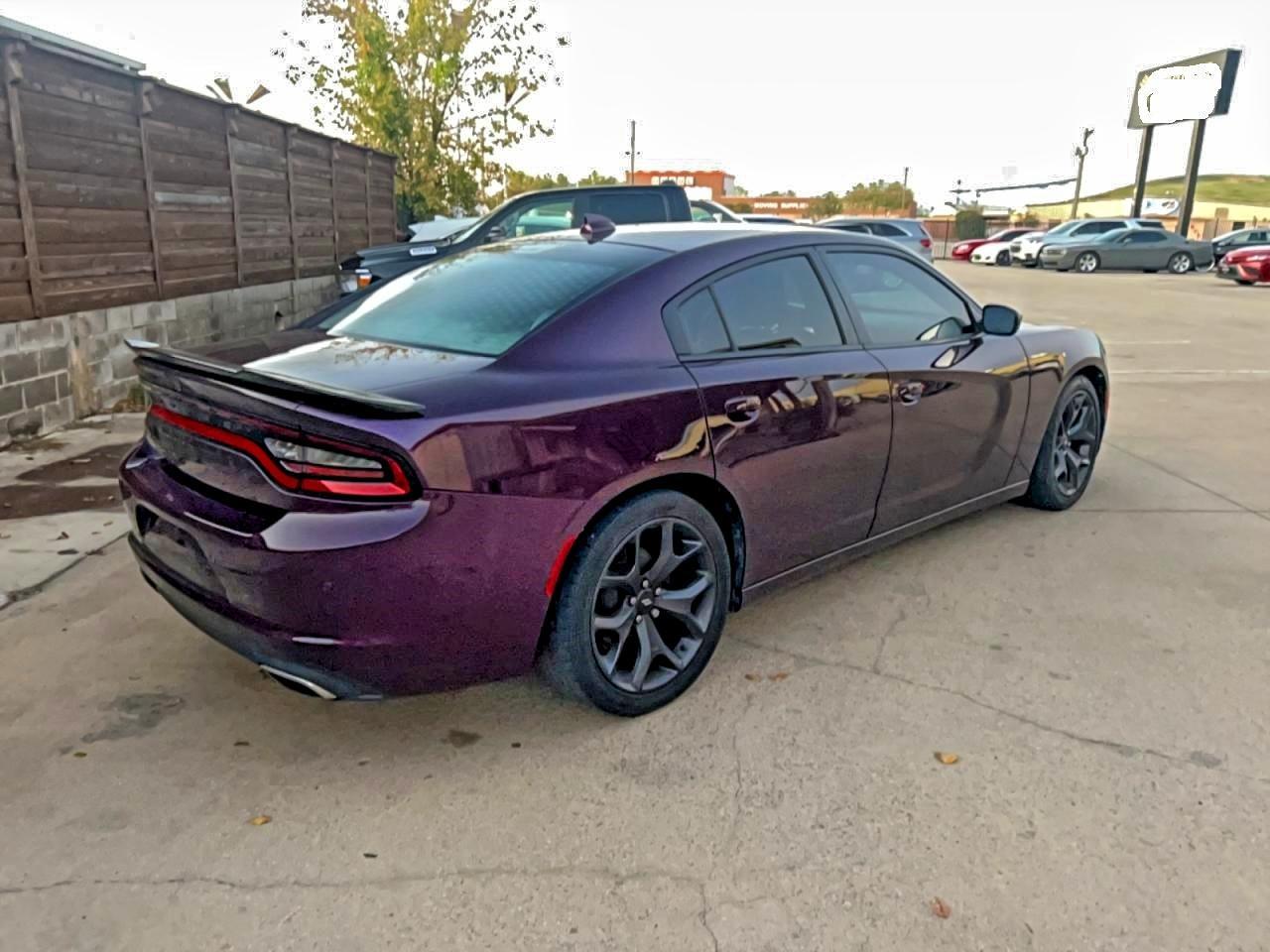 2020 Dodge Charger Sxt - Image 4