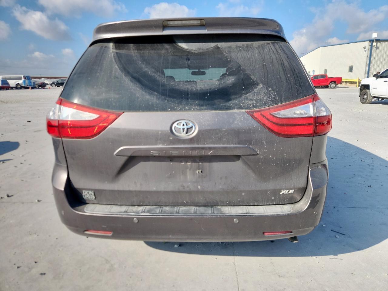 2016 Toyota Sienna Xle - Image 6