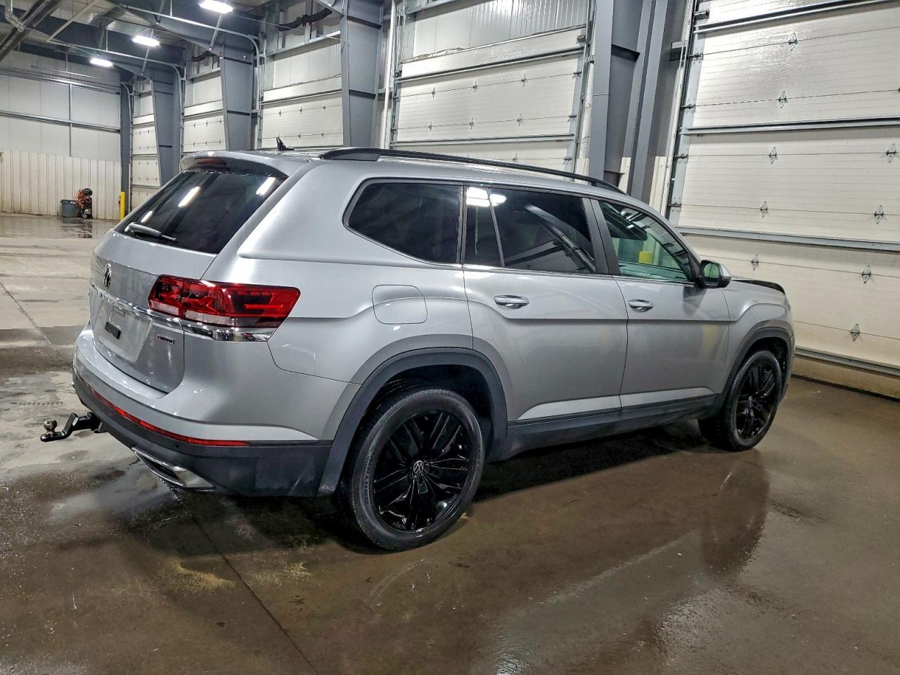 2022 Volkswagen Atlas Se - Image 3