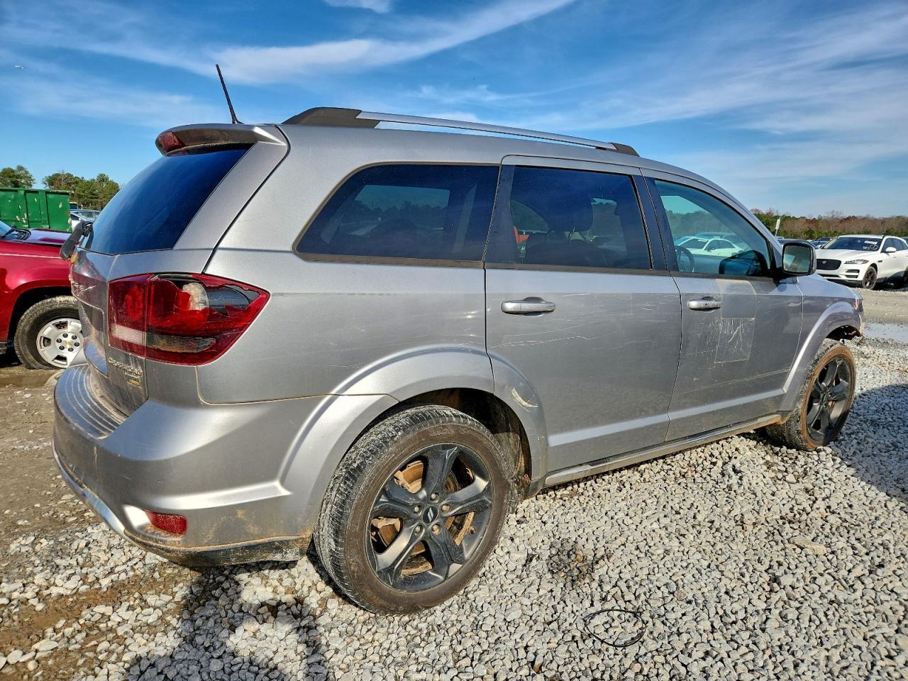 2019 Dodge Journey Crossroad - Image 3