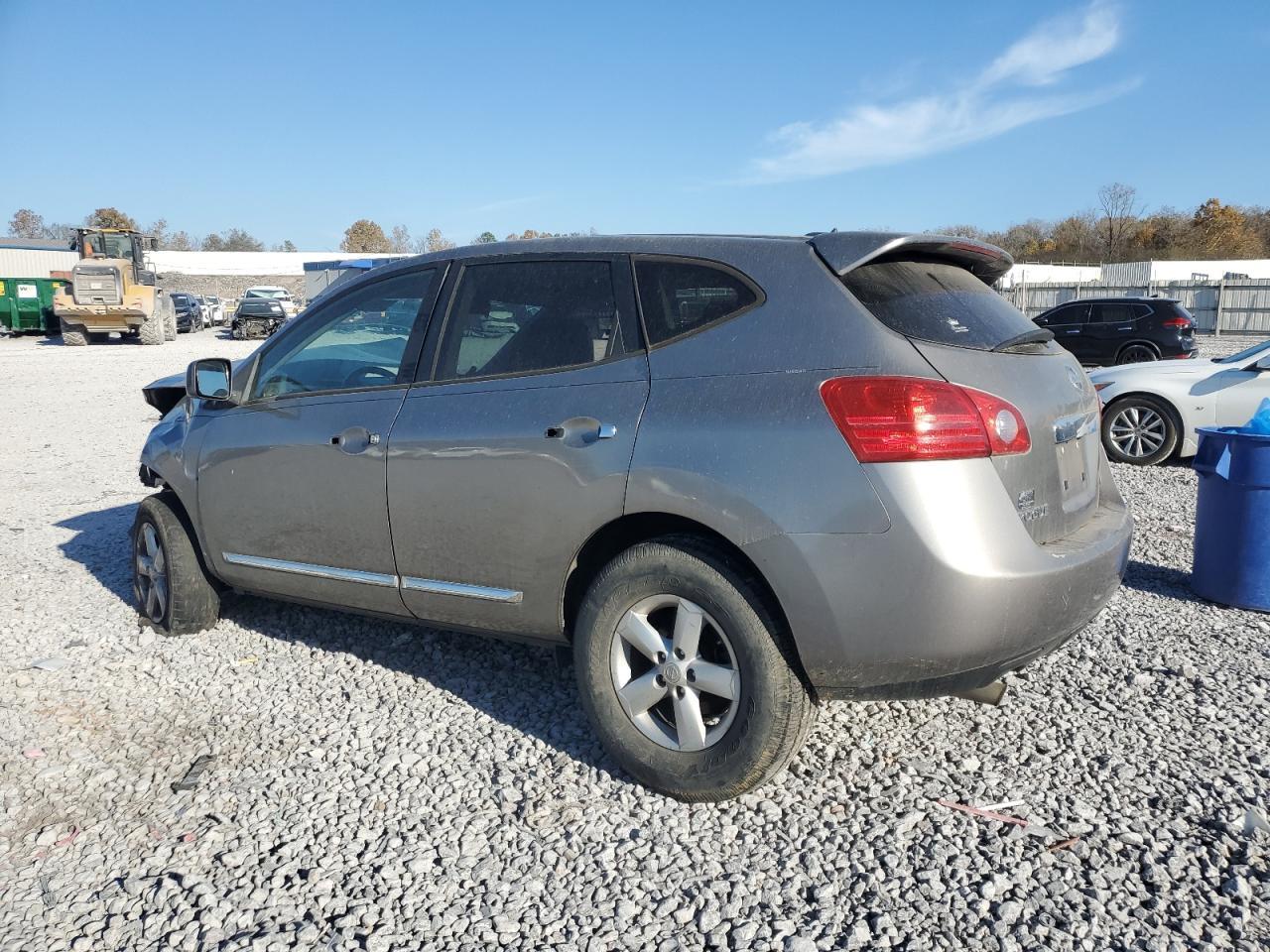 2012 Niss Rogue S - Image 2