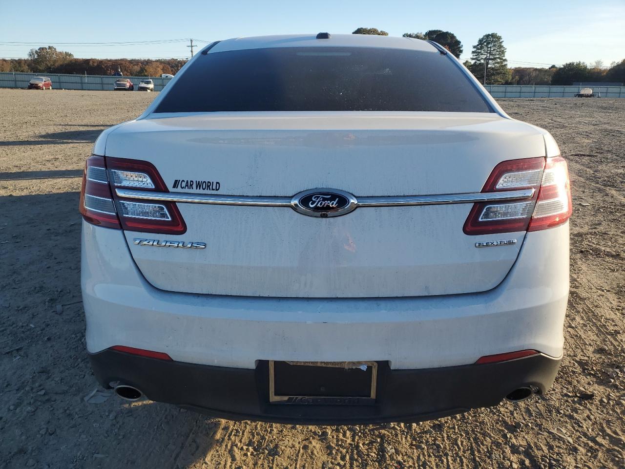 2015 Ford Taurus Se - Фото 6