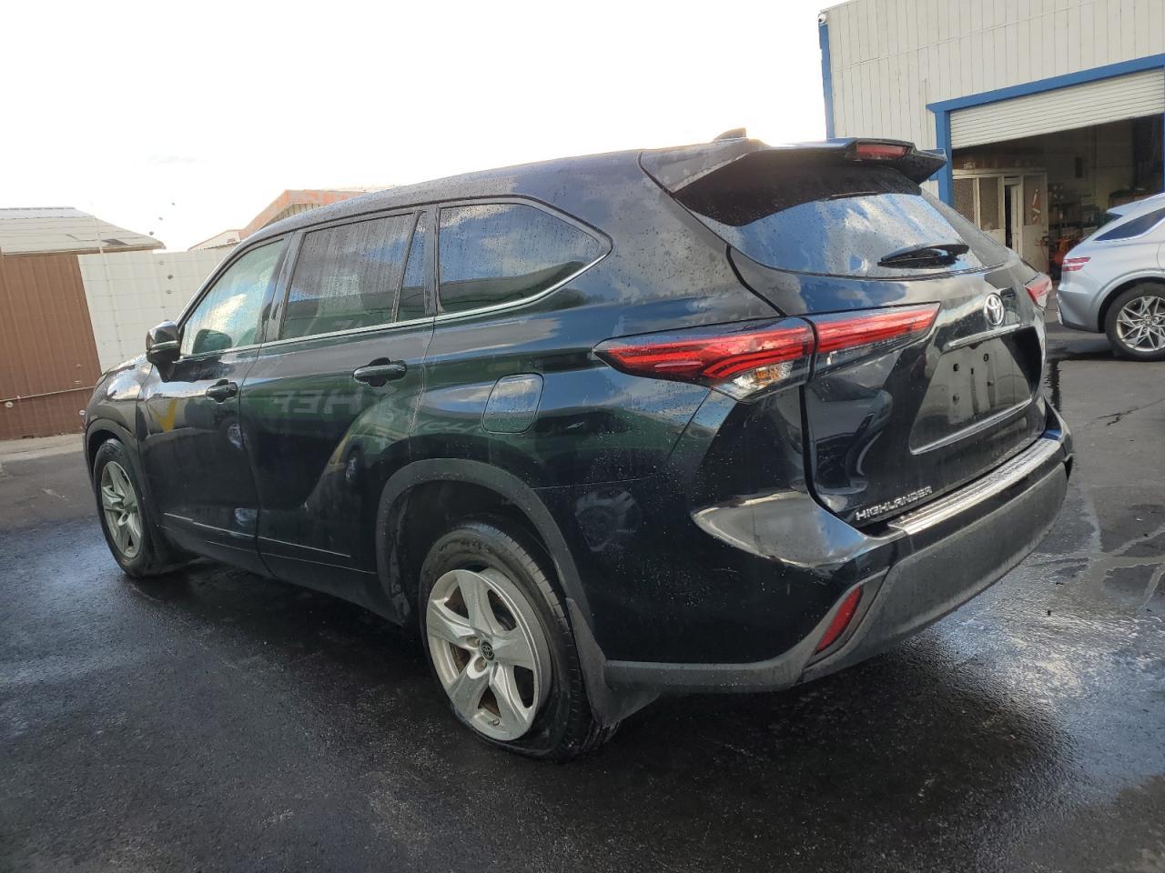 2023 Toyota Highlander L - Фото 2