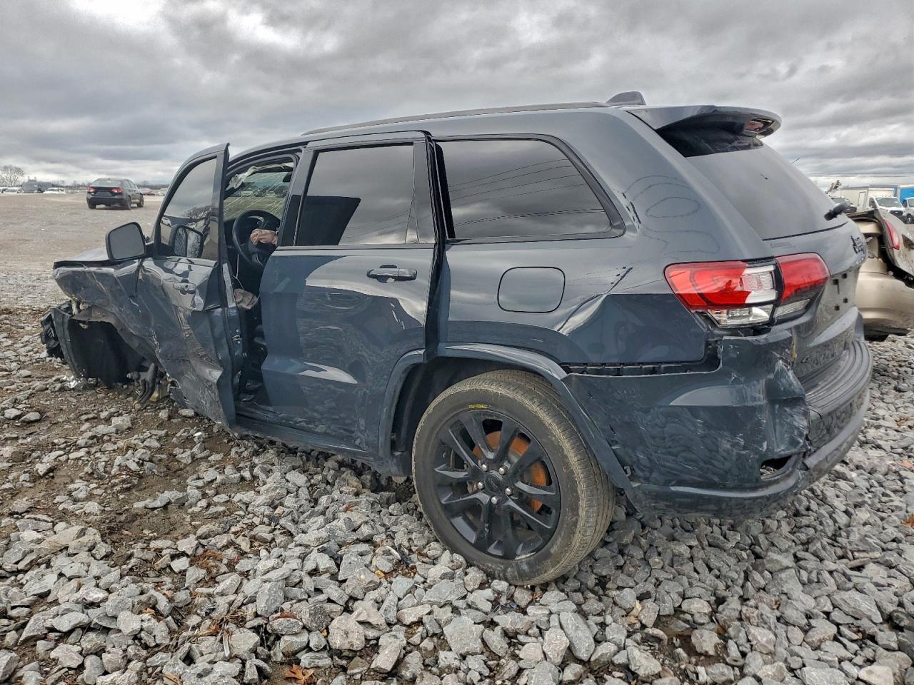 2017 Jeep Cherokee L - Фото 2