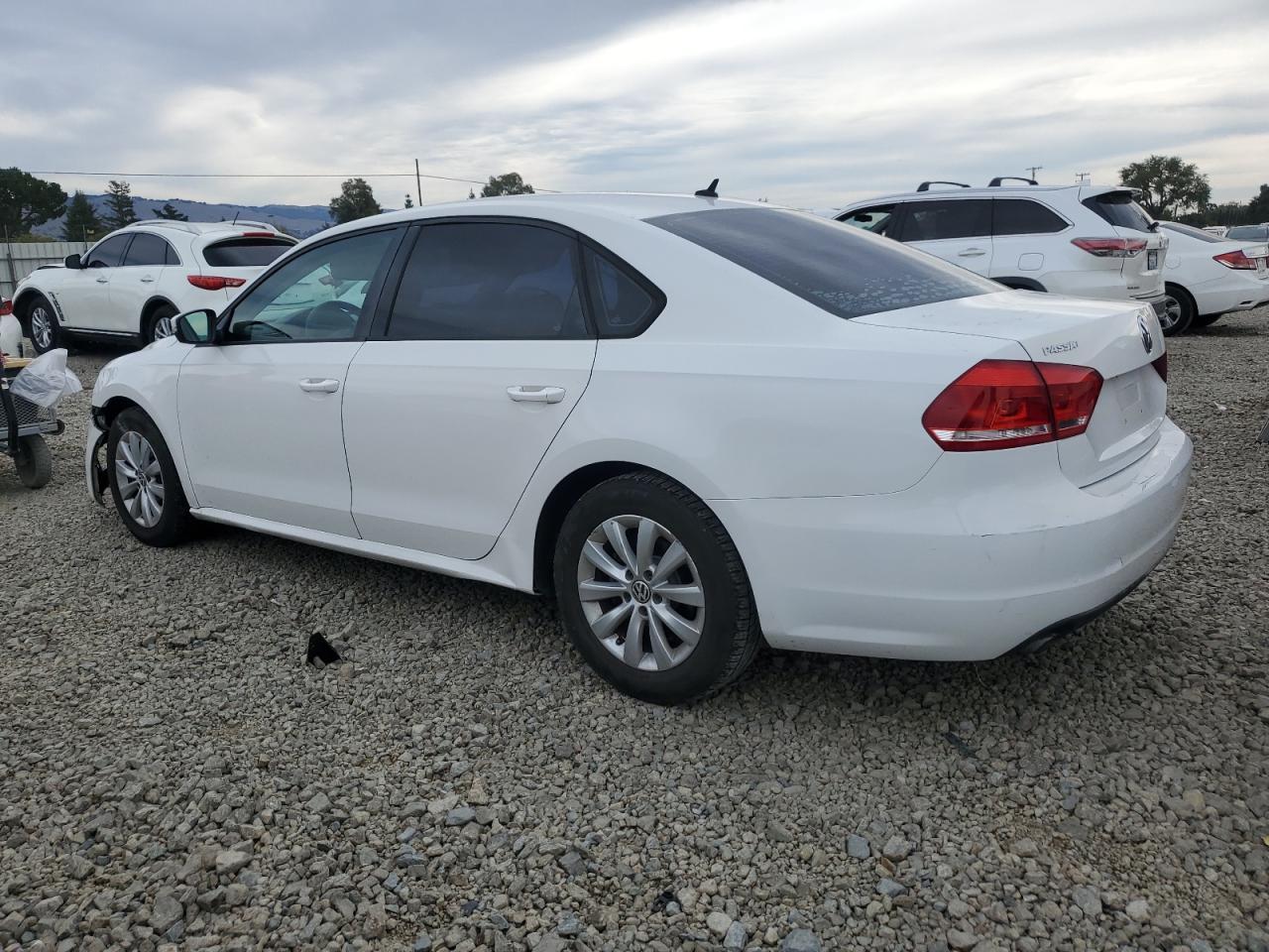 2013 Volkswagen Passat S - Фото 2