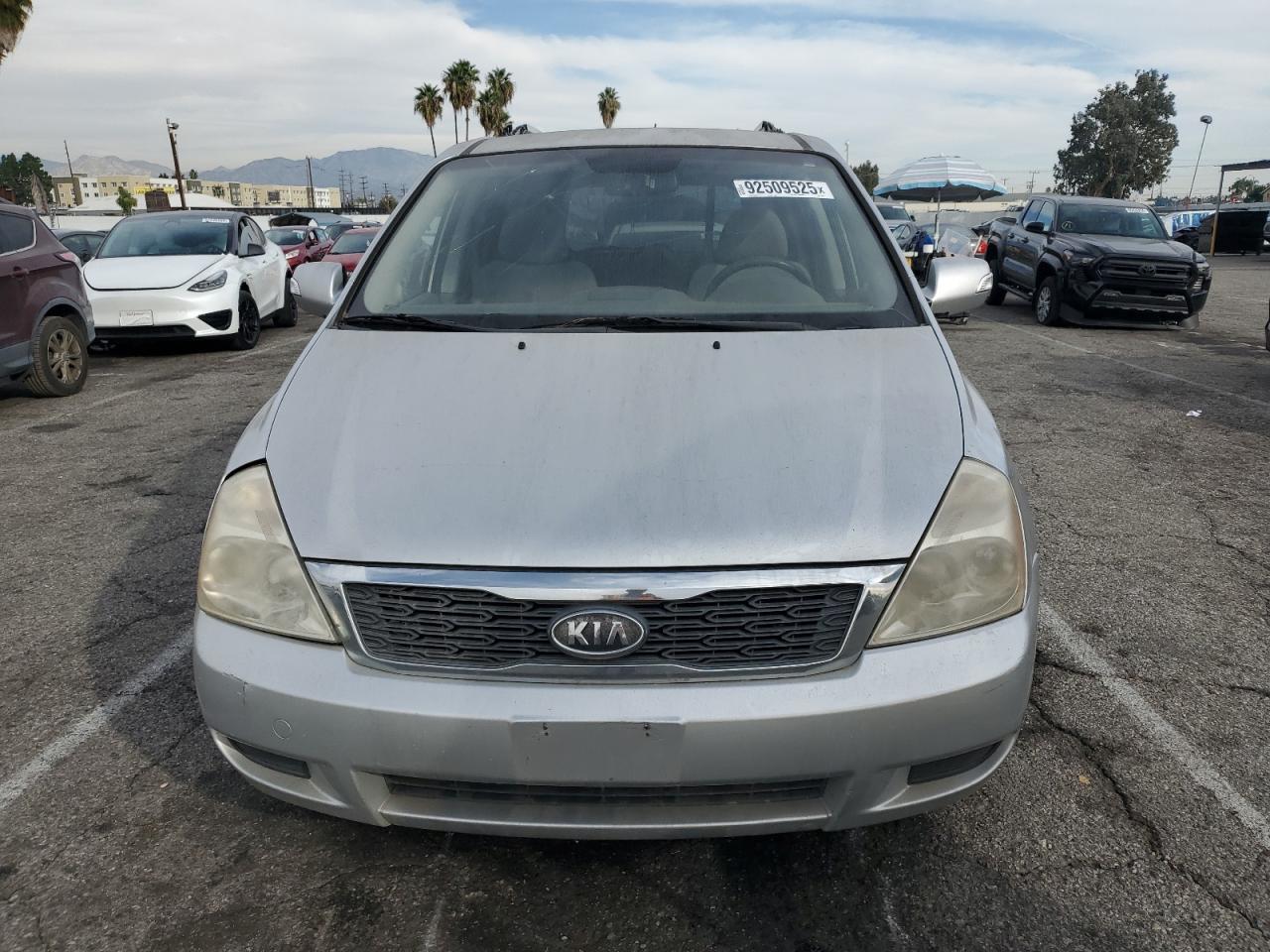 2012 Kia Sedona Lx - Image 5