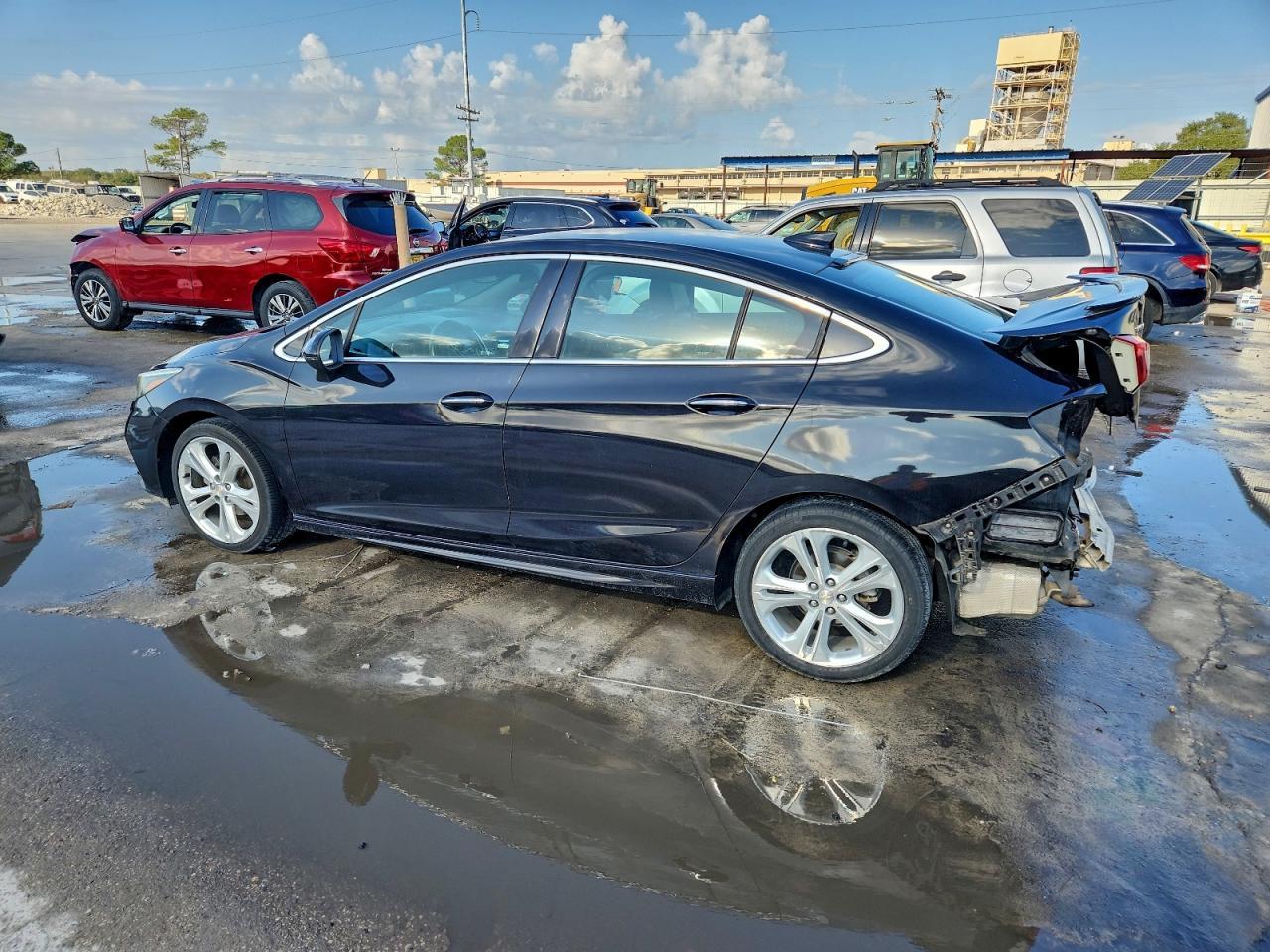 2017 Chevrolet Cruze Premier - Фото 2