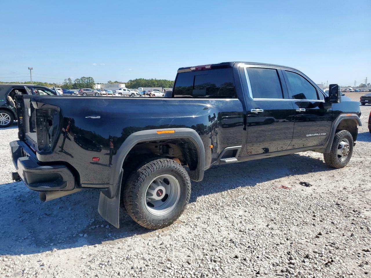 2023 GMC Sierra K3500 Denali - Image 3