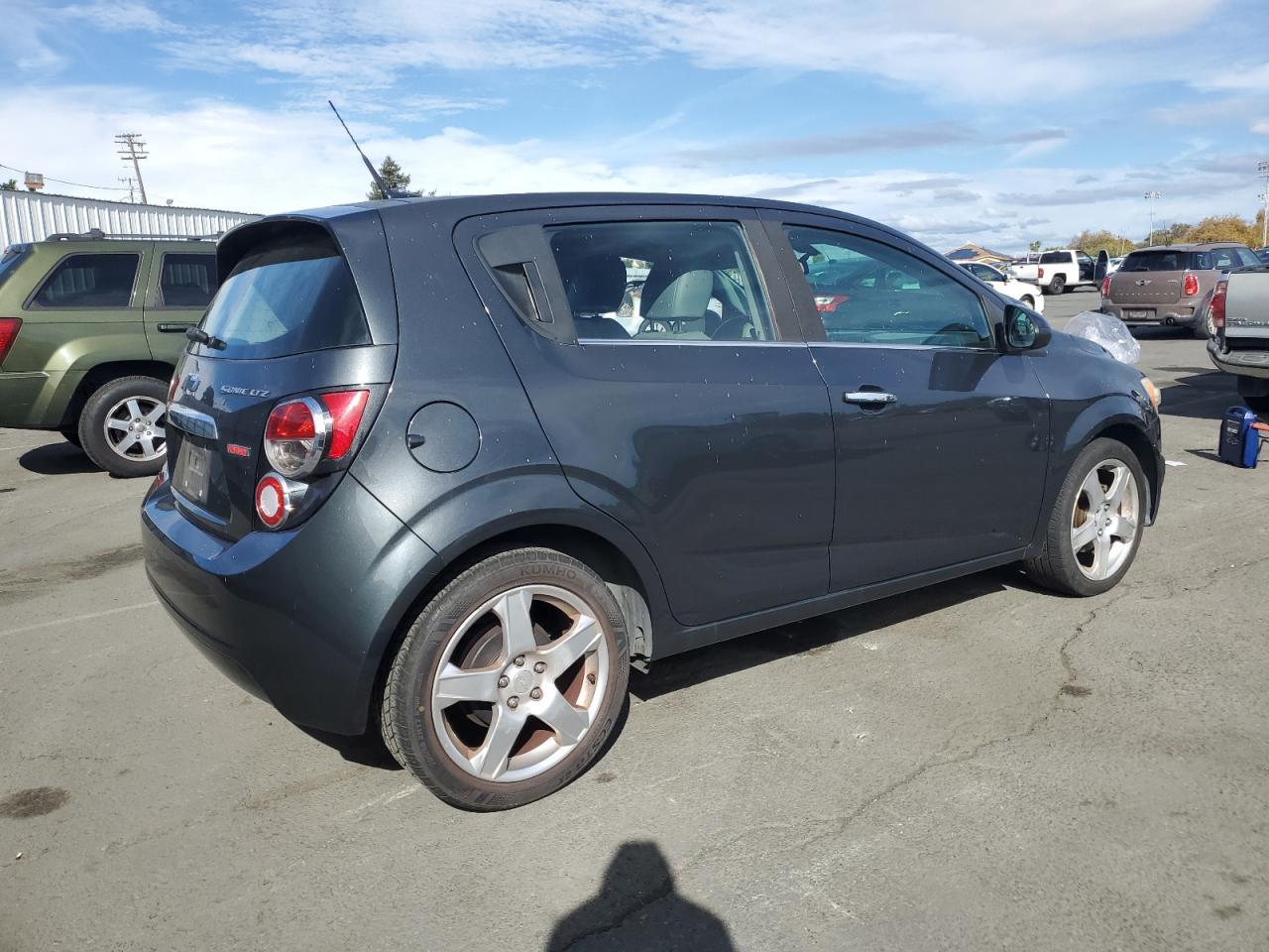 2014 Chevrolet Sonic Ltz - Image 3