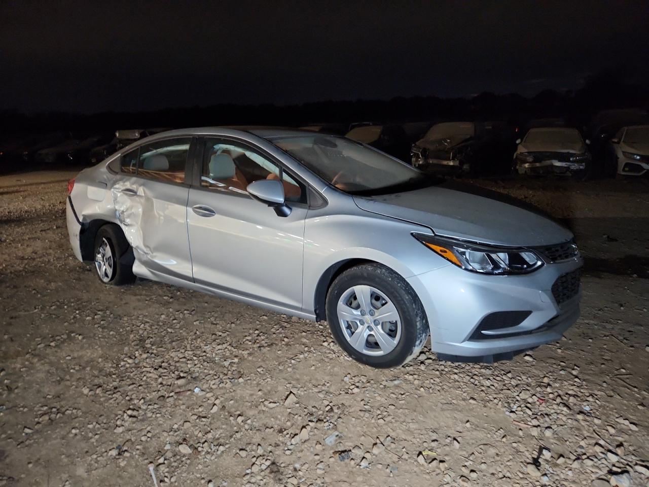 2017 Chevrolet Cruze Ls - Image 4